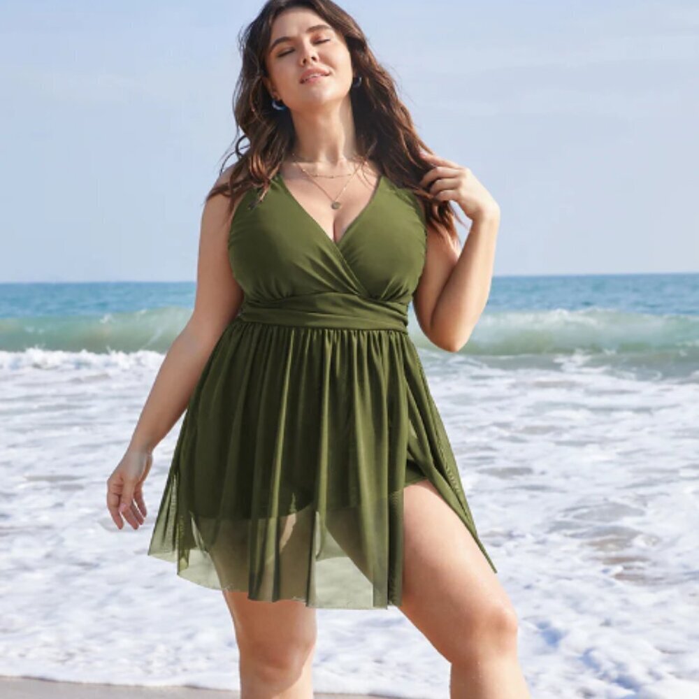 BloomChic Size M Sculpt Waist Ruched Split Hem Swim Dress us 10